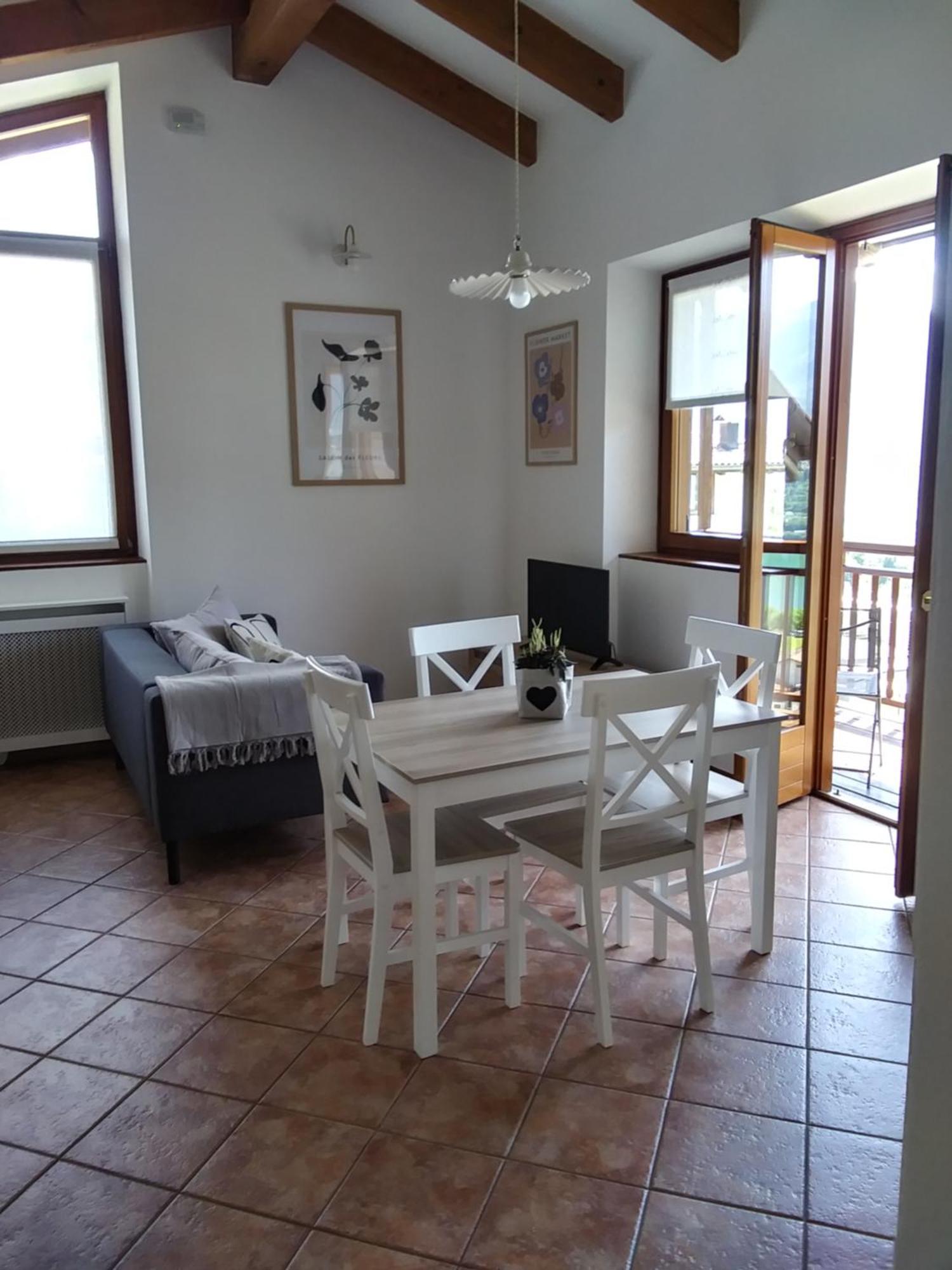 Apartamento La Casa Di Athos Tenna Exterior foto